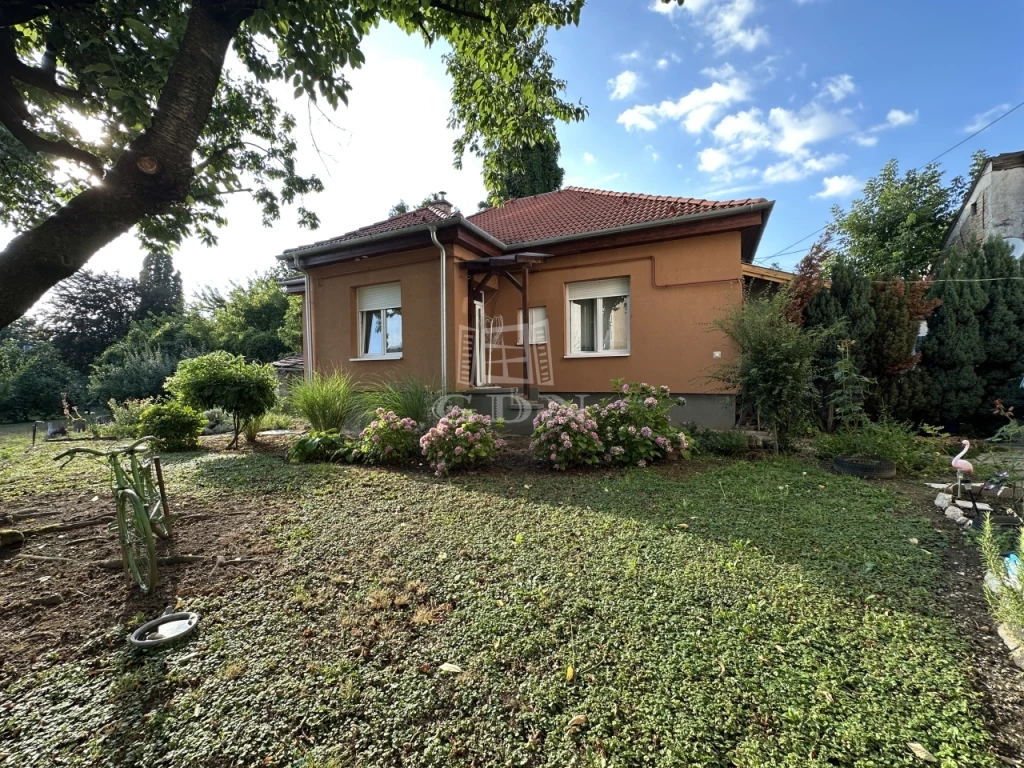 Eladó téglalakás, Kaposvár, Belváros, Ház is és lakás is a belvárosban