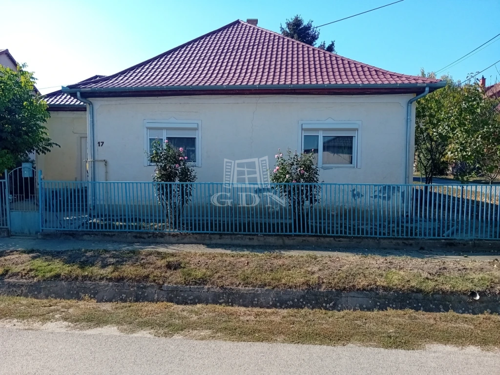 c3-1-name c2-1-name, Kaposvár, Badacsony utca