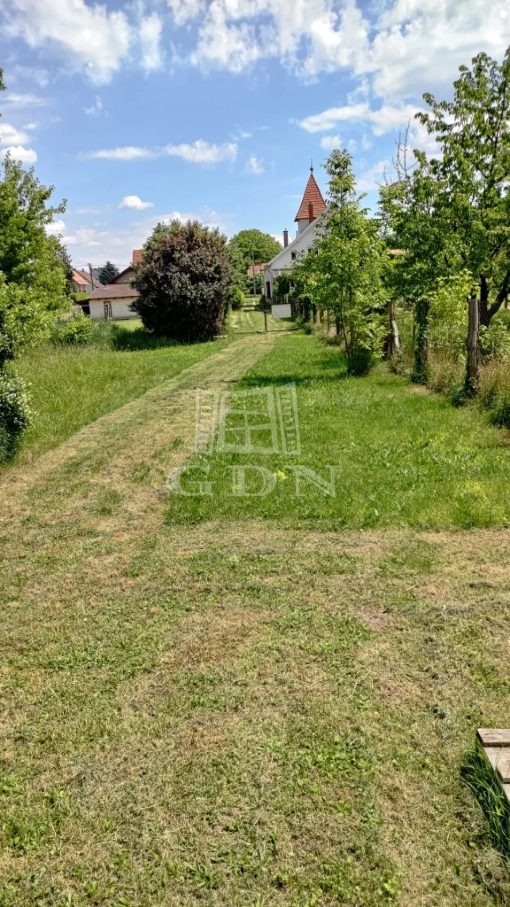 Eladó építési telek, Pócsmegyer, Központi helyen