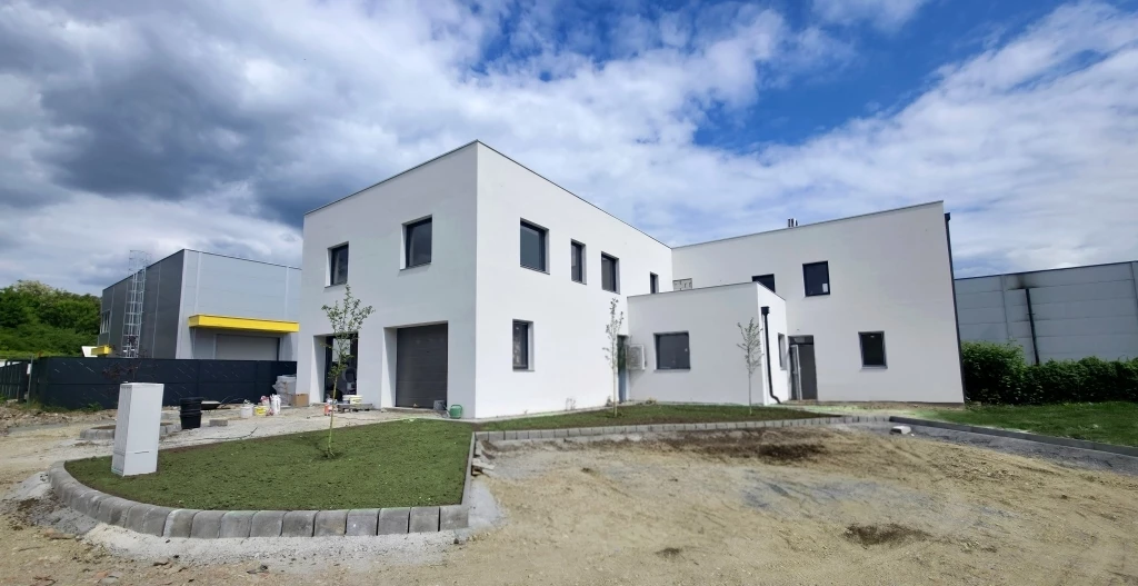 Újépítésű hőszivattyús 71 m2-es földszinti lakás a Hejő Residanceben!