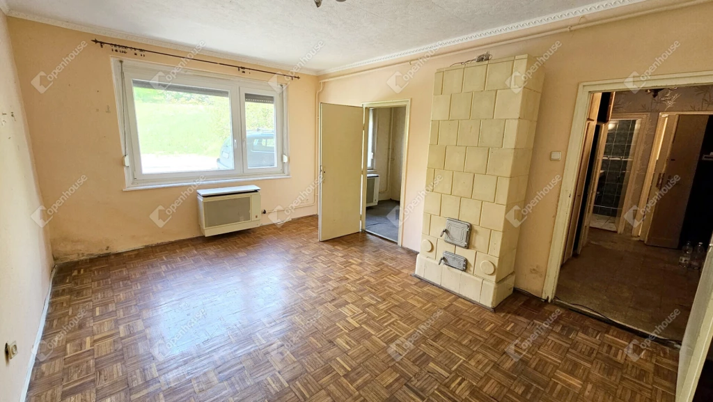 Kedvező árú lakás eladó Perecesen, madárcsicsergős környezetben!