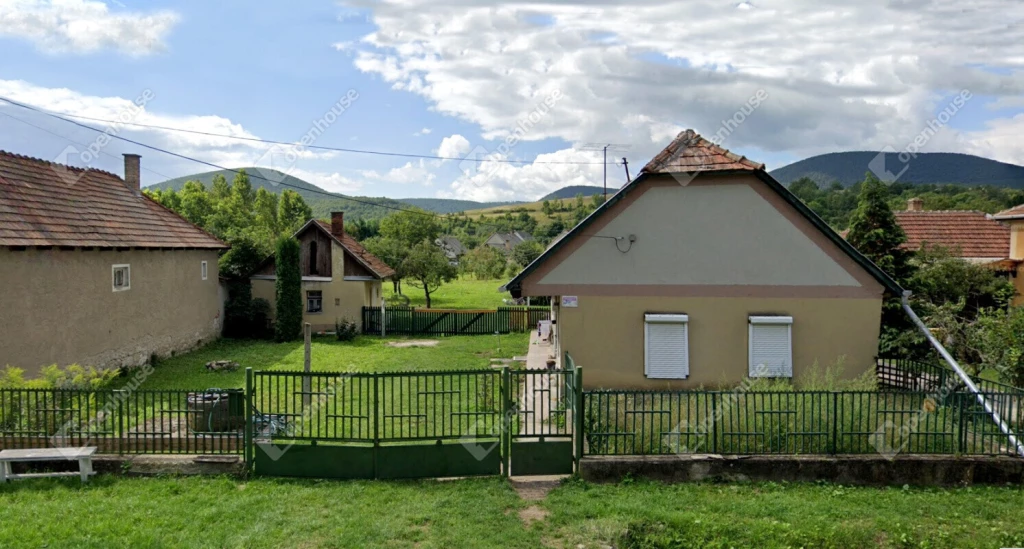Panorámás környezetben eladó 97 m2-es családi ház Erdőhorvátiban