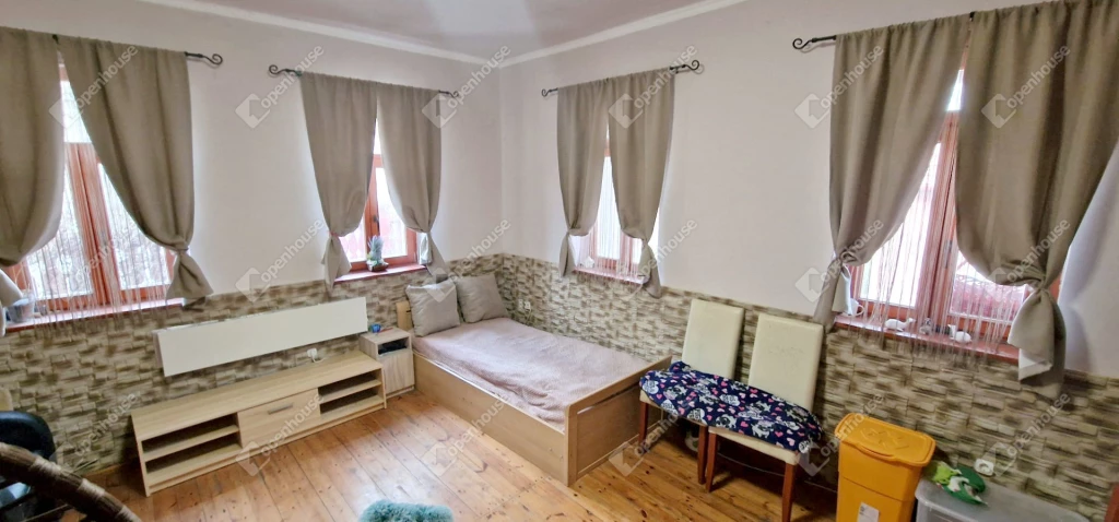 Csodálatos környezetben 101 m2-es 3 szobás családi ház Berentén eladó