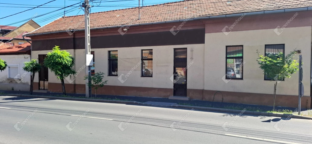 Sátoraljaújhelyi 170 m2-es üzlethelyiség a piac közelében eladó