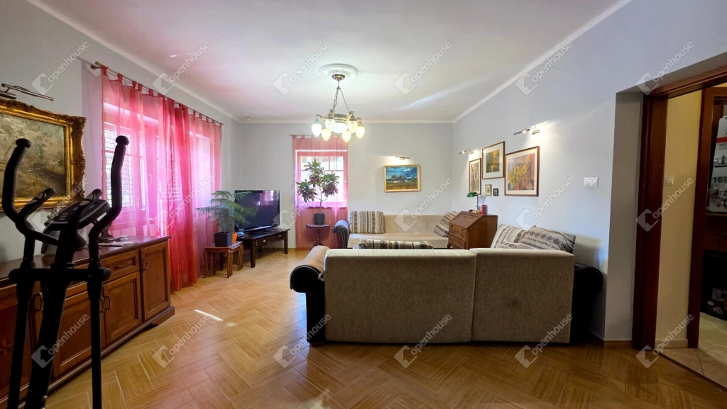 Két generációs családi ház eladó a Vologda városrészen nagy telekkel