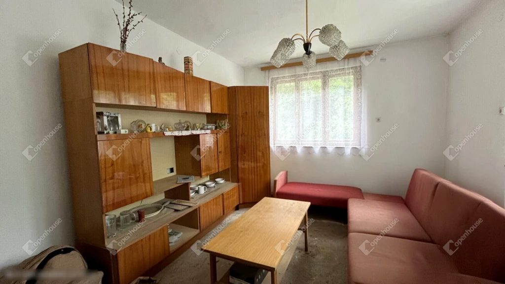 Bükkszentlászlón 5 szobás felújítandó családi ház eladó!