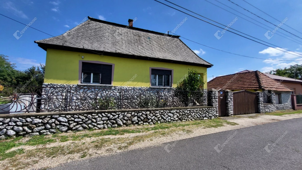 Sajóládon 100m2-es családi ház,  különálló 40m2-es lakrésszel eladó!