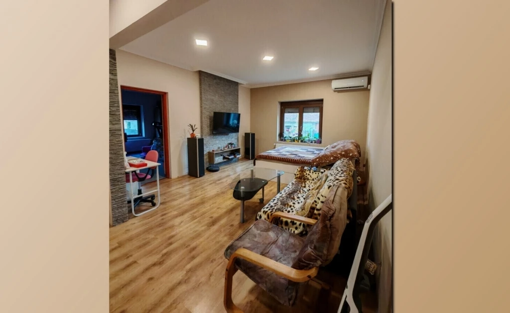 Teljeskörűen felújított nappali+2 szobás családi ház Sajóbábonyban