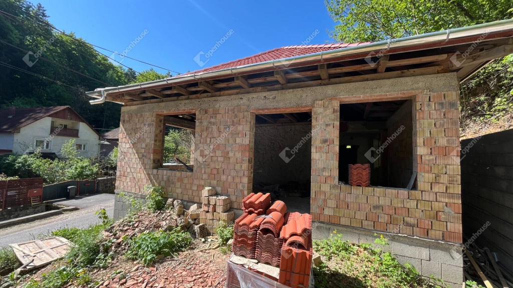 c3-1-name c2-1-name, Miskolc, Bükkszentlászló, Fő utca