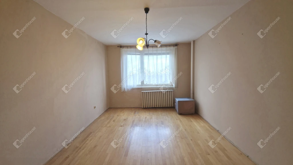 Eladó 2 szobás panorámás felújítandó lakás a Testvérvárosok újtán