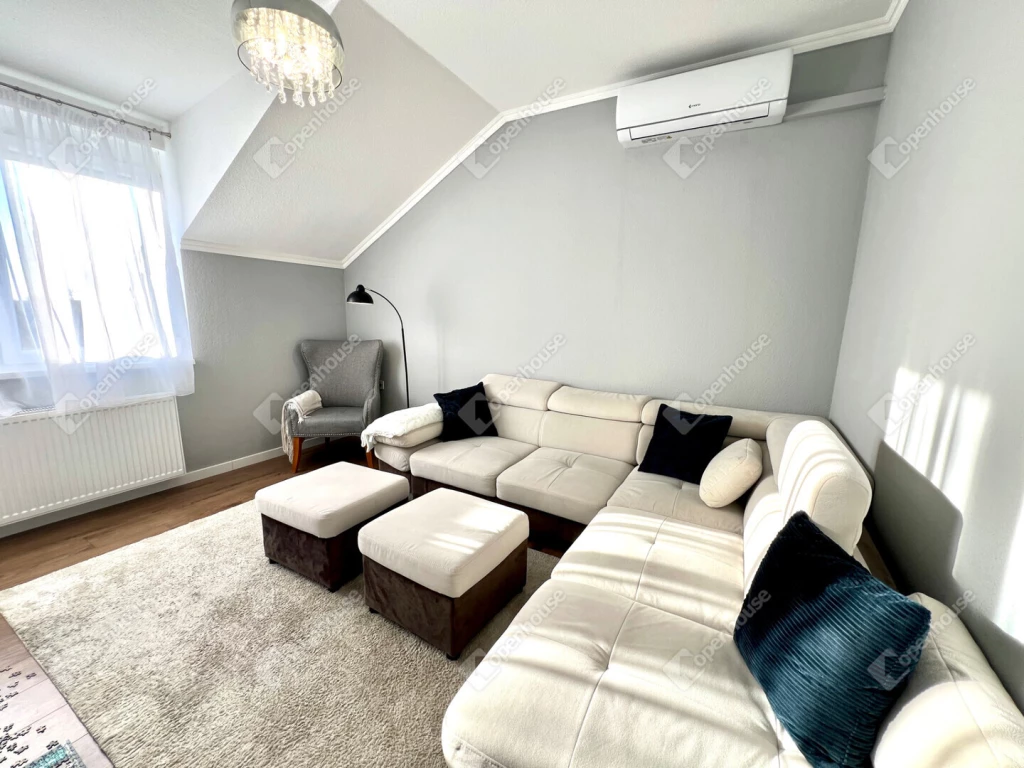 c3-1-name c2-19-name, Siófok, Belváros, Tanácsház utca