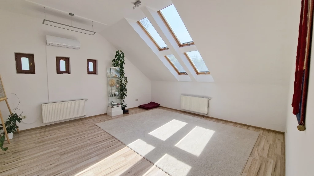 Kiadó családi ház Miskolcon, pár percnyi sétára a sétálóutcától!