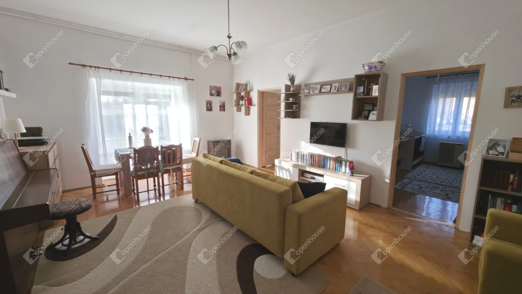 72 m2-es földszinti 3 szobás tégla lakás zárt udvarban eladó