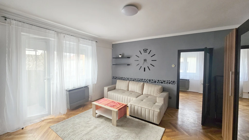 c3-2-name c2-19-name, Miskolc, Győri Kapu, Báthori István utca