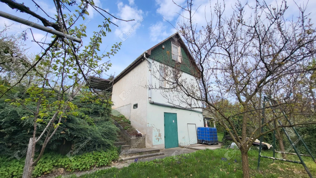 Diósgyőrben eladó 73m2-es ház  1142 m2-es panorámás telek!