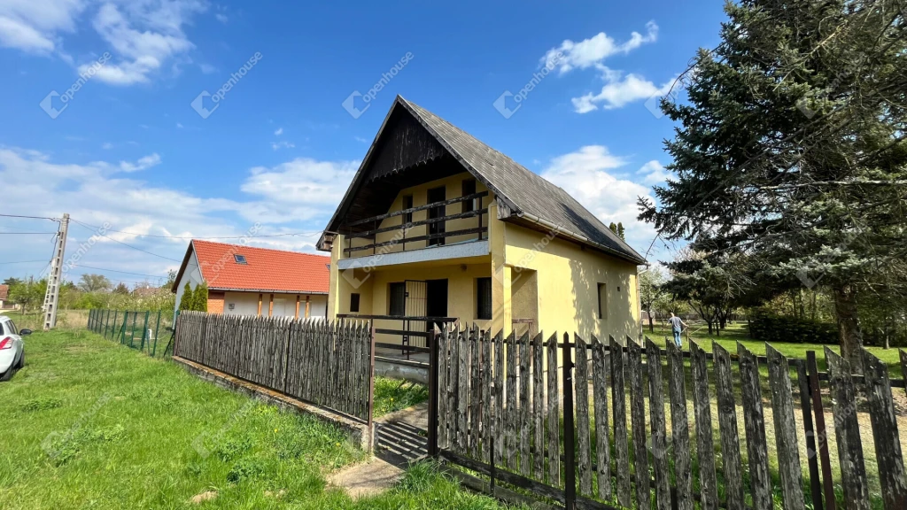 Eladó 3 szobás 55nm-es Nyaraló Mezőcsáton