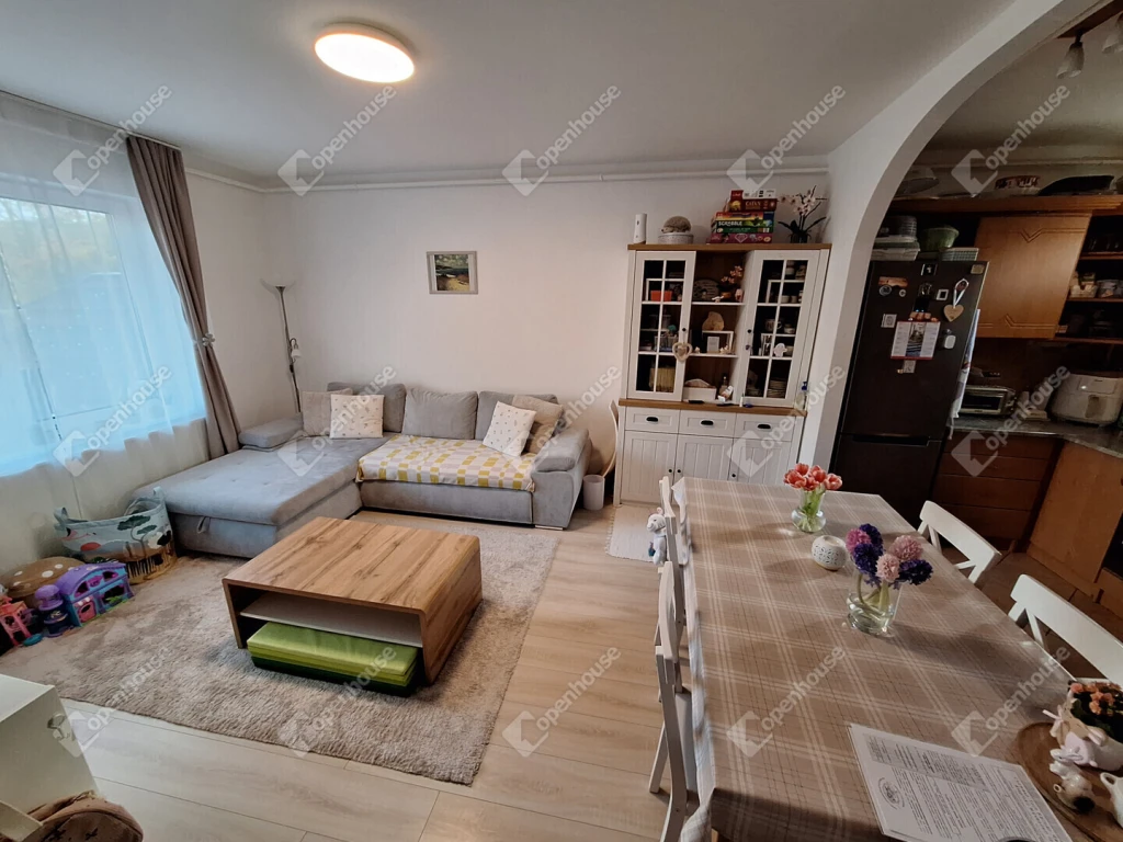 Egyedi kétszintes tégla lakás autóbeállóval Diósgyőr szívében eladó
