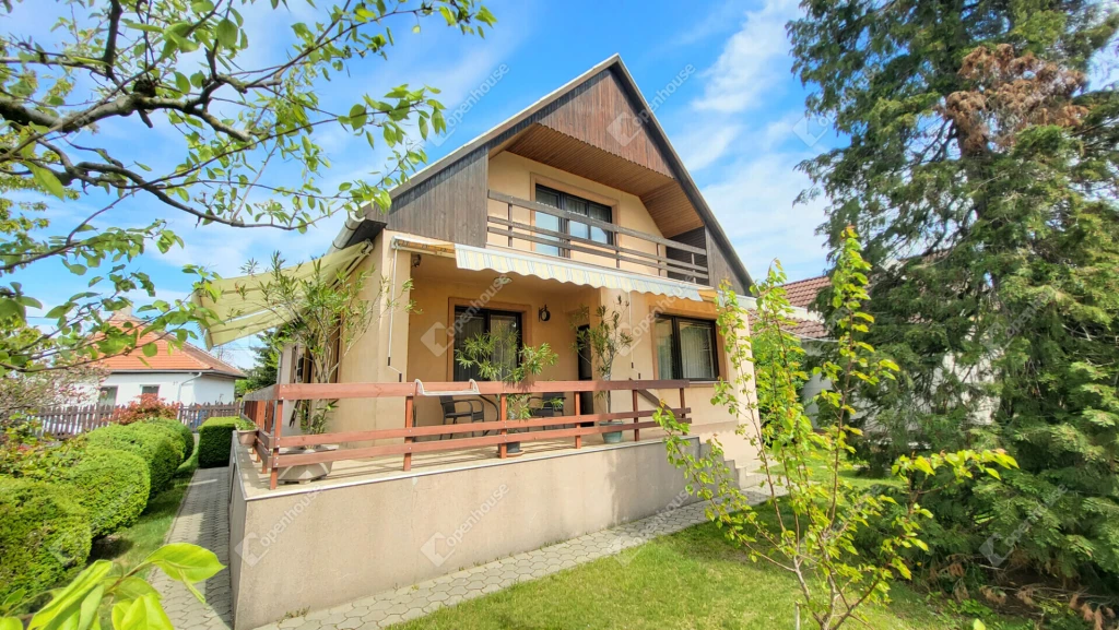 Belvároshoz közel kertvárosi hangulatú kiváló állapotú családi ház!