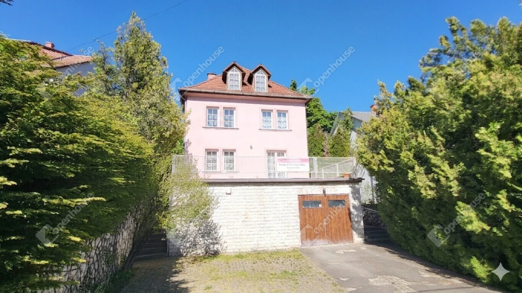 Miskolctapolcán 373 m2-es 12 szobás családi ház vagy panzió eladó!