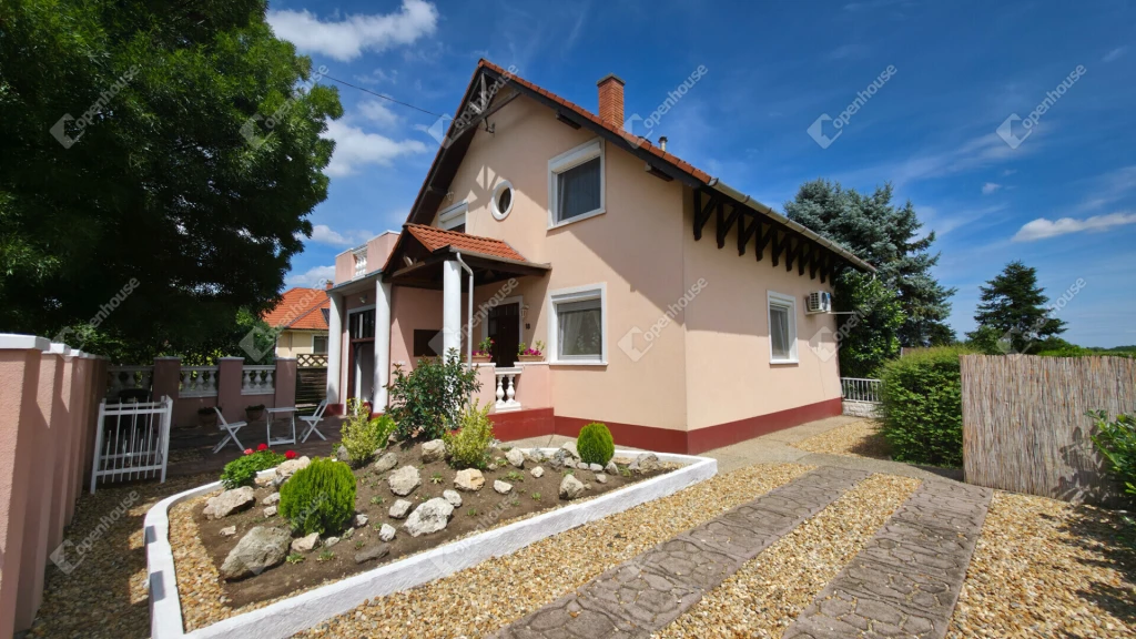 c3-1-name c2-1-name, Mályi, Mező utca