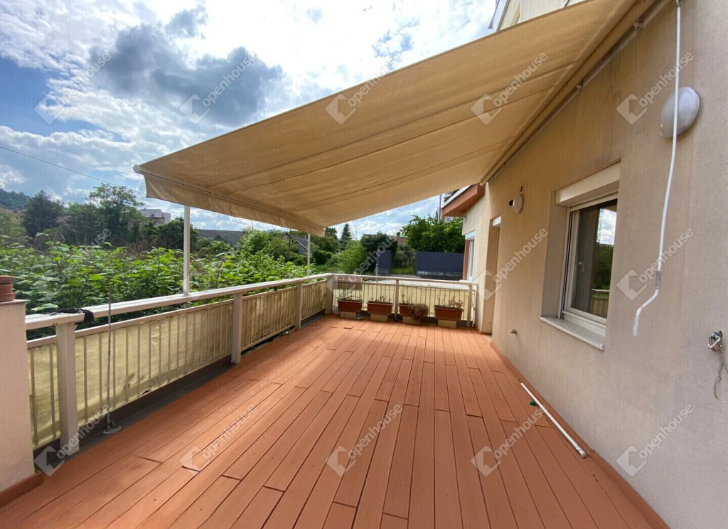 Belvárosi 3 szobás lakás hatalmas panorámás terasszal eladó