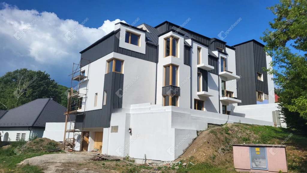 Penthouse 150m2 +40m2 terasz +2 beállós teremgarázs Tapolcán!