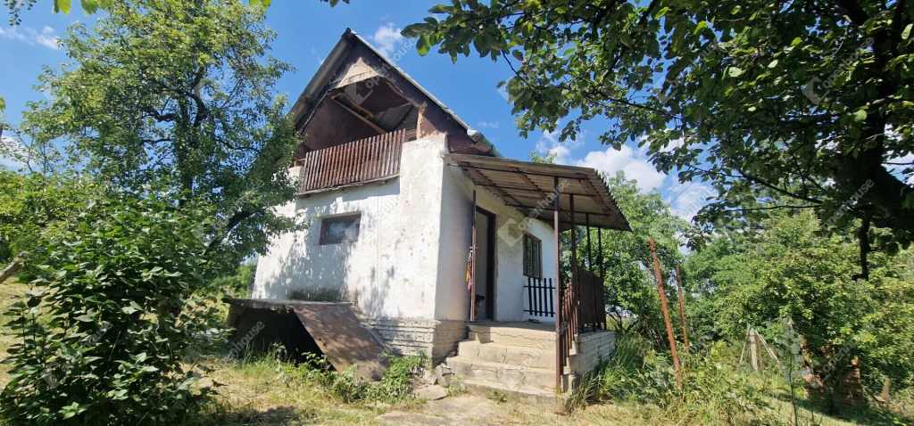 Gyönyörű panorámás 1292 m2-es zártkert 36 m2-es házzal Hejőcsabán