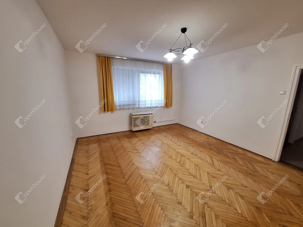 Kiadó felújított 44 m2-es 2 szobás lakás a Selyemréten