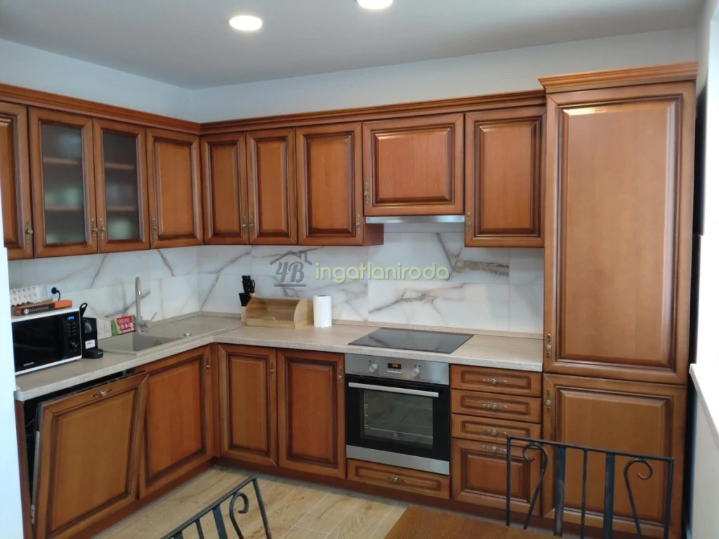 Nyíregyháza Örökösföld új negyedében, a közkedvelt Szilvavölgy lakóparkban  április 1-től kiadó egy 46 m2-es 1...