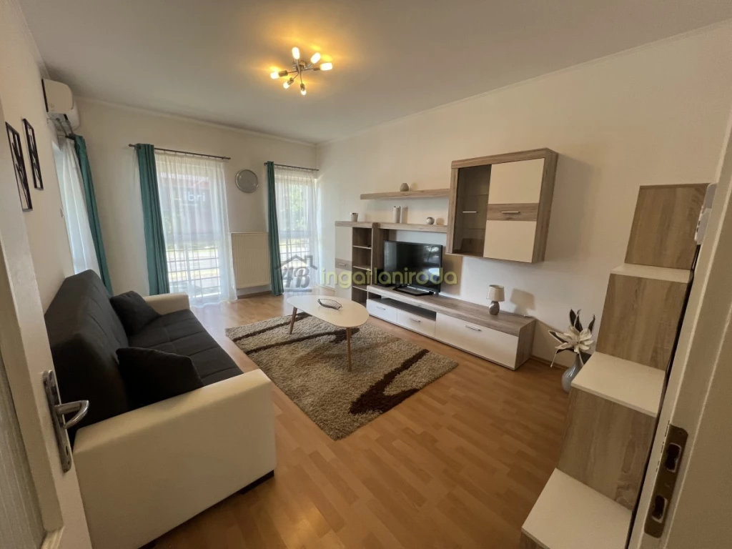 Nyíregyháza Bújtosi tó közelében kiadó egy 2 hálószobás, nappalis, étkezőkonyhás, külön fürdőszoba, wc-s, 1. emeleti, 64 m2...