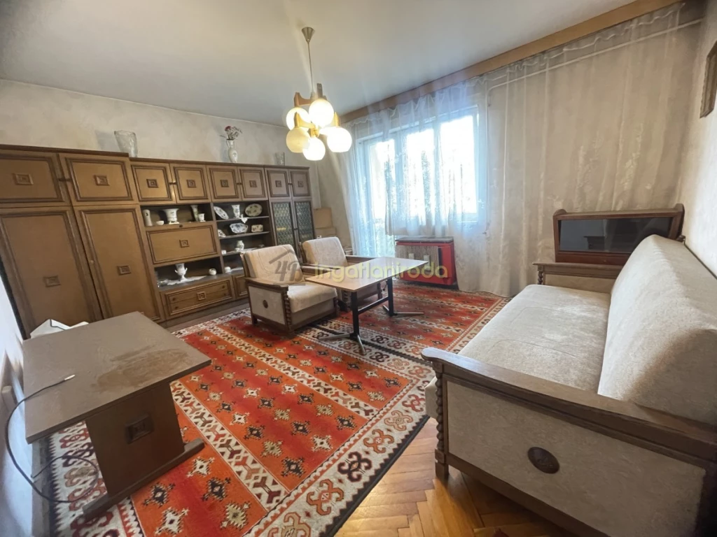 Eladó 93 m²-es lakás Nyíregyháza belvárosában, igény szerint garázzsal!Nyíregyháza szívében, kiváló elhelyezkedéssel eladó...