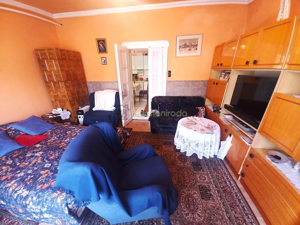 Kétgenerációs családi ház eladó Ságvári kertváros egyik legjobb részén – Két különálló ház egy telken!Eladó Ságvári...