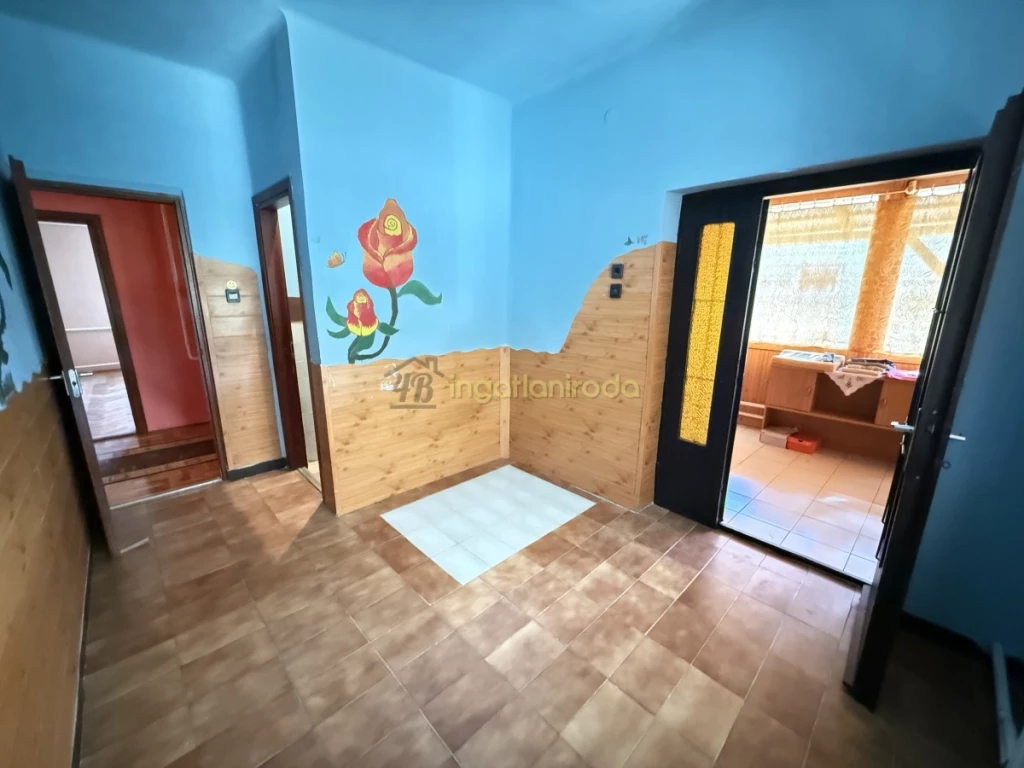 Eladásra kínálok   Balsa községben, Tiszaparthoz közel,  (de Tokaj  történelmi borvidék is a  közelében található,)  egy  5...