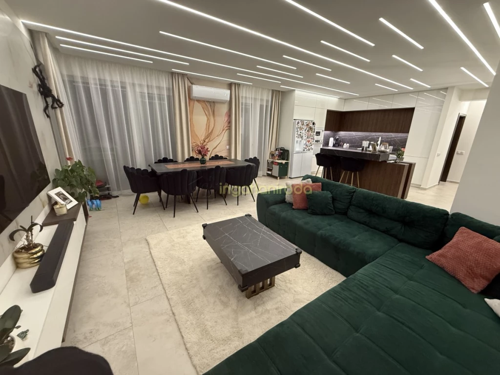 ELADÓ EGY LENYŰGÖZŐ, LAKBERENDEZŐ ÁLTAL MEGÁLMODOTT OKOSOTTHON NYÍREGYHÁZA EGYIK LEGEXKLUZÍVABB LAKÓPARKJÁBANTeljes...