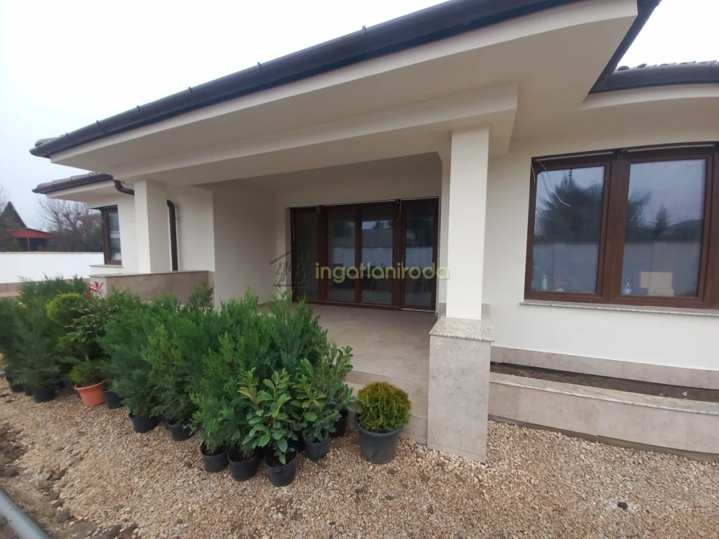 Nyíregyháza–Oros közötti  városrész csendes, barátságos környezetében várja első tulajdonosát egy 2026 év elején átadásra...