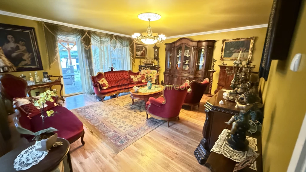 A jelen és a jövő találkozása – Nyíregyháza belvárosának egyik legkülönlegesebb ingatlana eladóNyíregyháza szívében kínálunk...