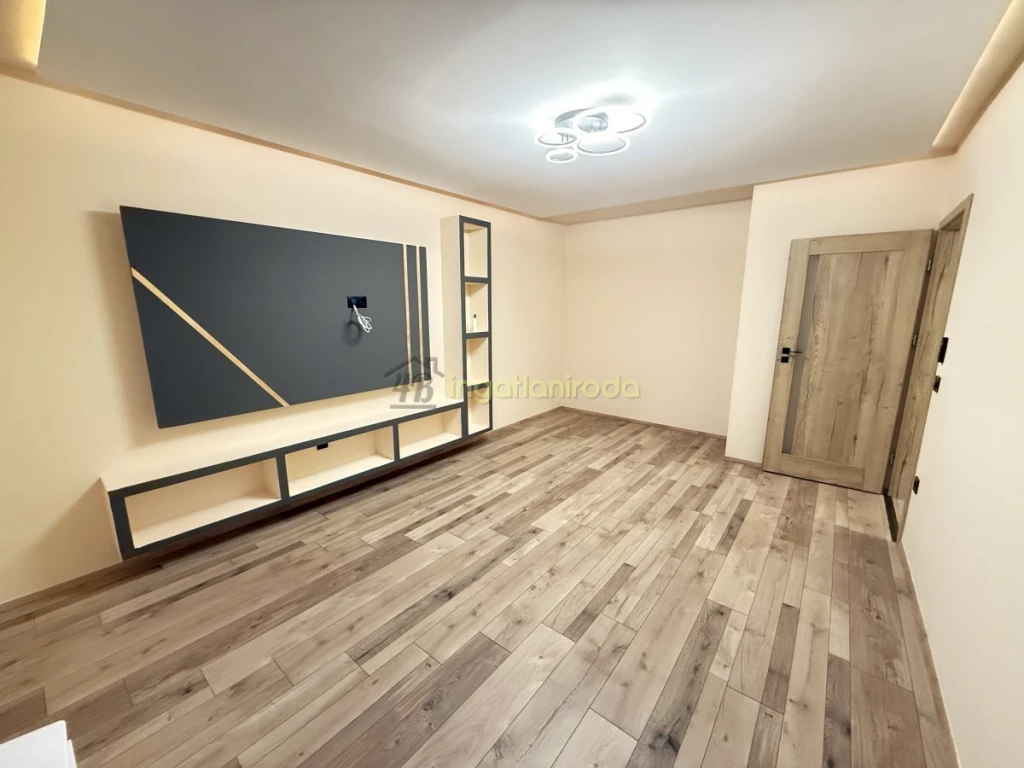 Nyíregyháza belváros közelében, az Arany János utcában eladó egy 49 nm-es, prémium minőségben felújított, 4. emeleti...