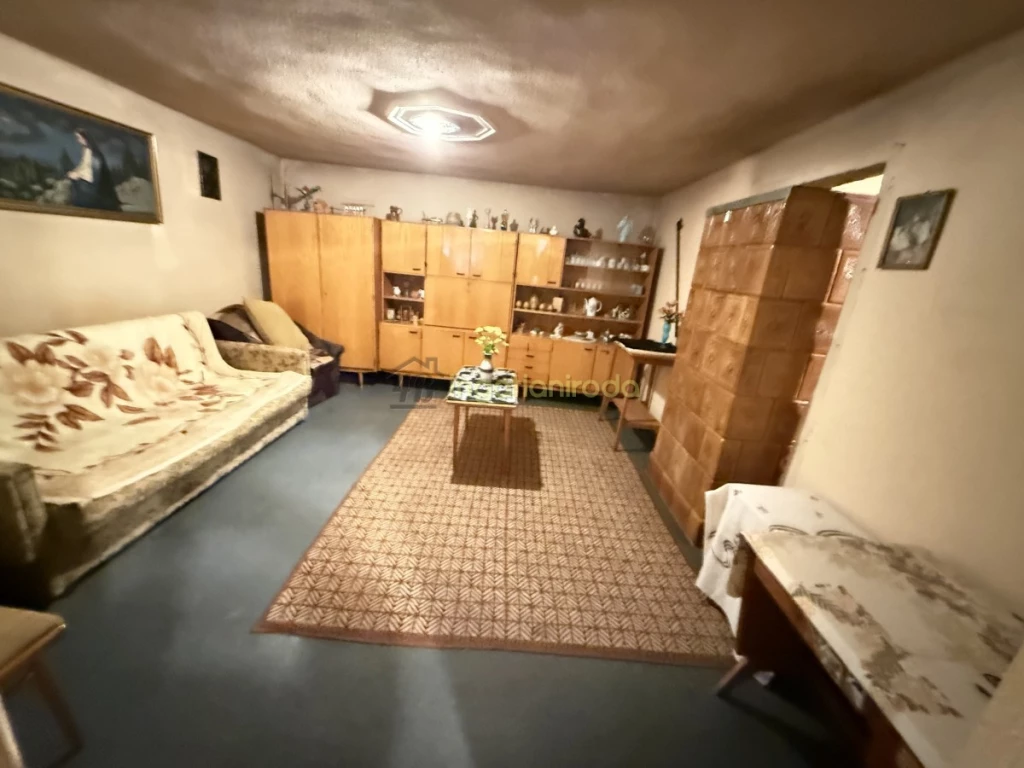 Nyíregyháza Butykán eladásra kínálok egy 1374 m2 telken található, kivett tanya művelési águ 2 lakóépületből álló tanyát,...