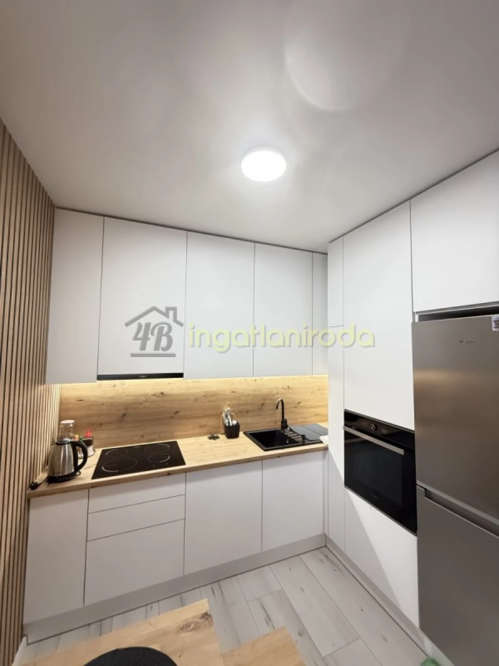 Nyíregyháza abszolút belvárosában, 5 perc sétára a Korzótól, bérbeadó egy 1.emeleti, igényesen felújított, 41 m2 hasznos...