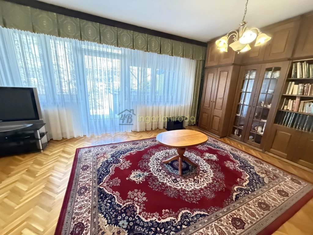 Nyíregyháza közkedvelt lakóparkjában, a Korányi kertváros elején eladásra kínálok egy 4 hálószobás, nappalis, étkezős, 2...