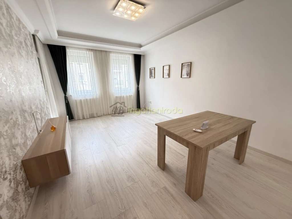 Nyíregyháza közkedvelt lakóparkjában a Korányi kertvárosban, Kosbor utcán kínálom bérlésre ezt a 2 hálószobás, nappalis,...