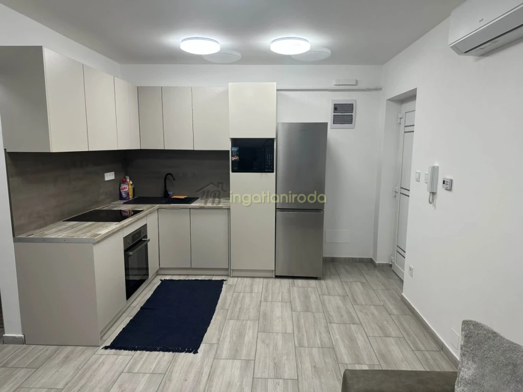 <h2 style="color: rgb(0, 0, 0);">Kiadó, vadonatúj lakás Nyíregyházán – első lakóját keresi!</h2><p style="color: rgb(0, 0,...