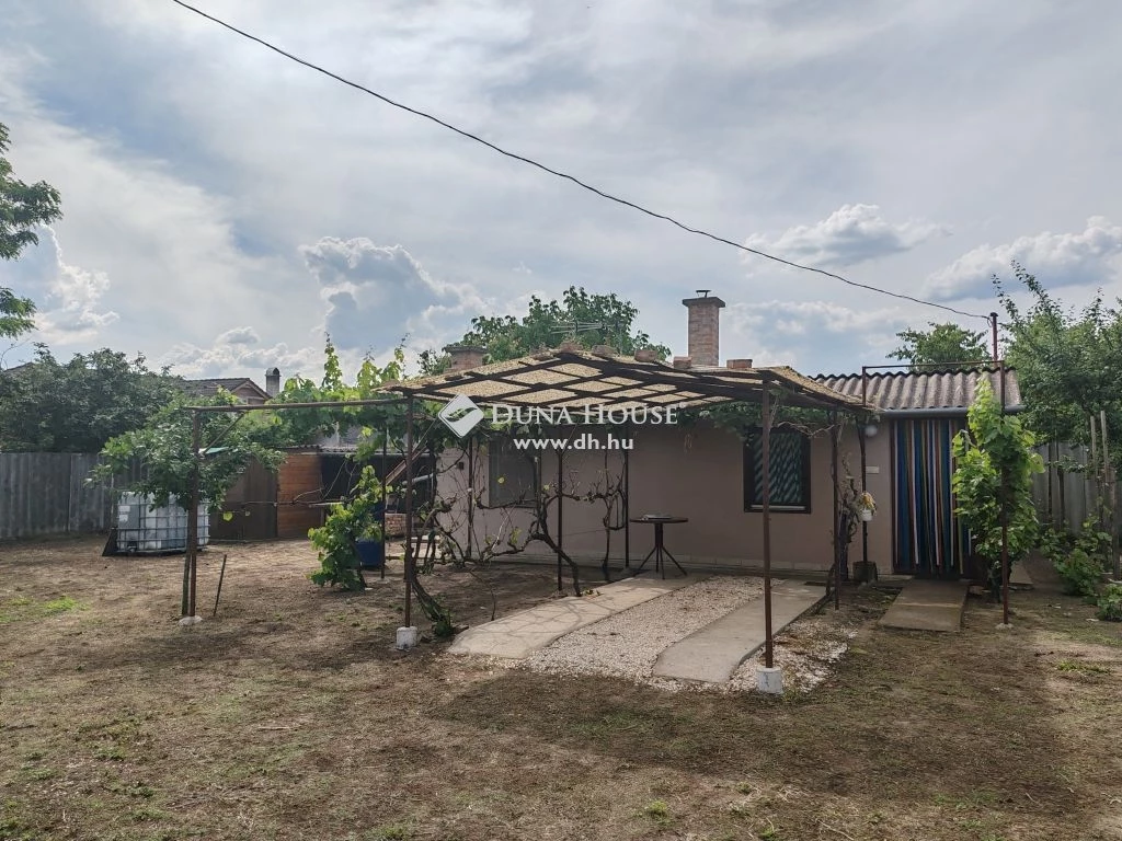 For sale house with a garden, Cserkeszőlő