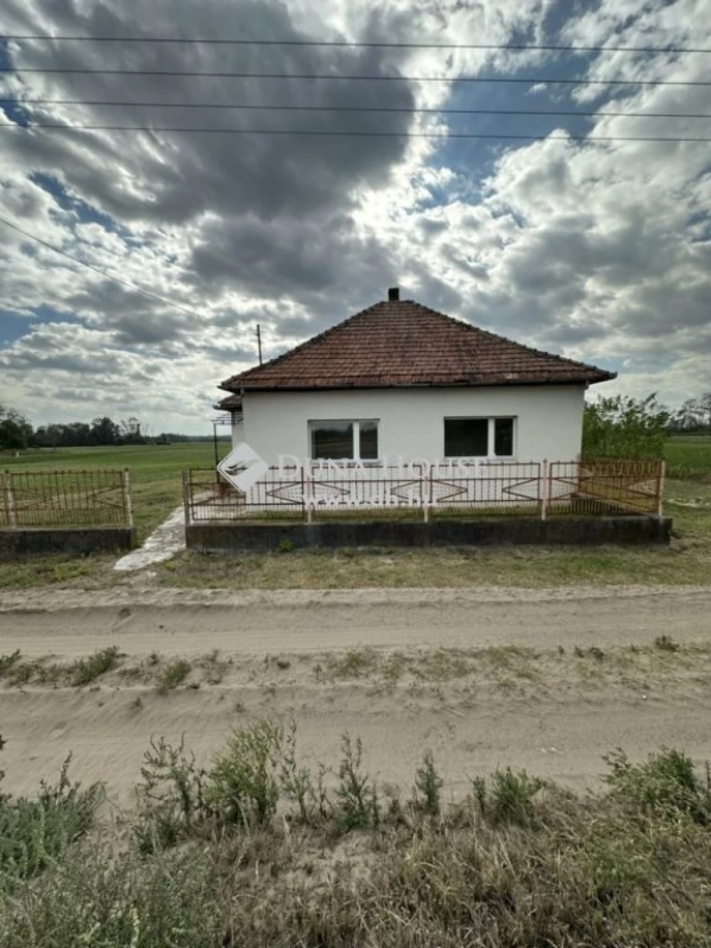 For sale grange, Jakabszállás