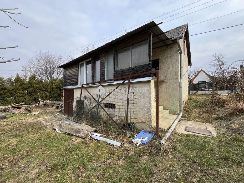 Zalaegerszeg panorámás telek hétvégi házzal