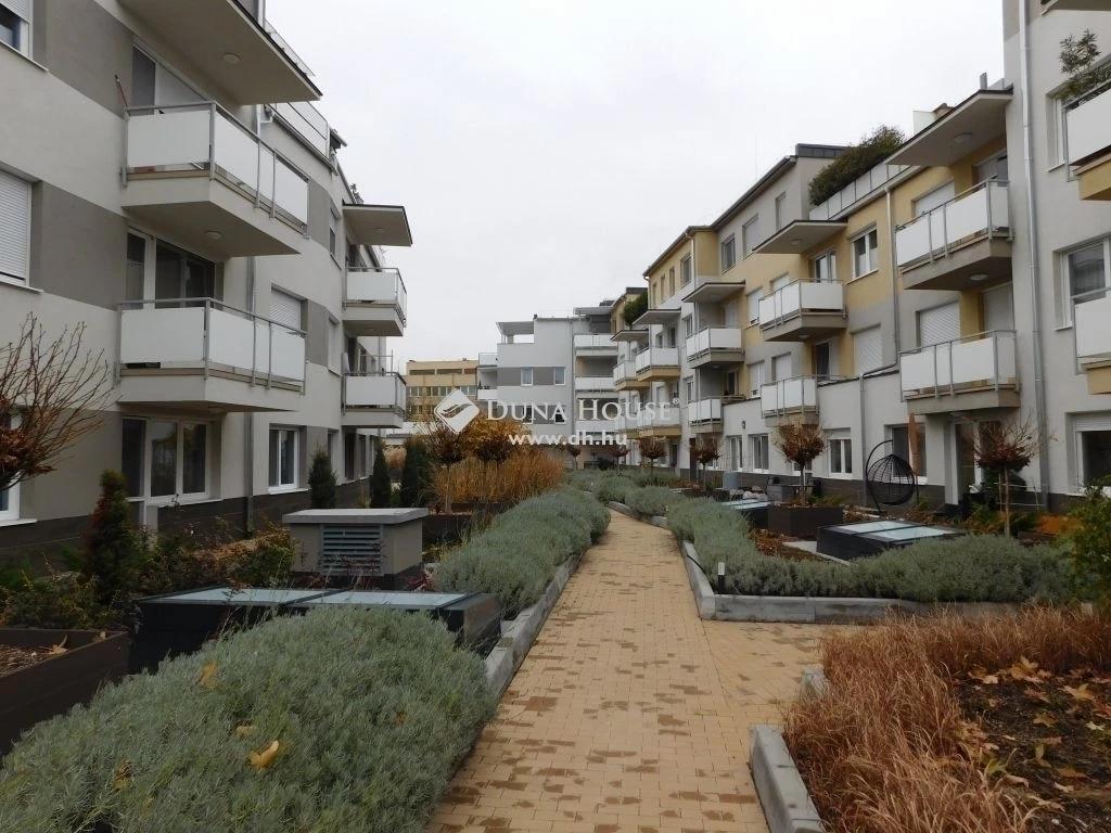 Eladó lakás, Kecskemét