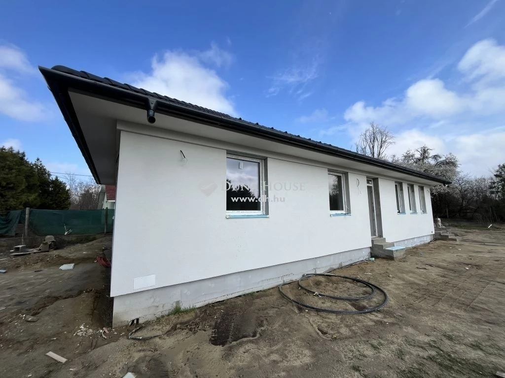 Kecskemét-Kadafalván már megépült nappali+3 szobás családi ház eladó