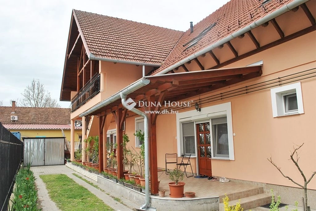 Eladó ház, Kerekegyháza