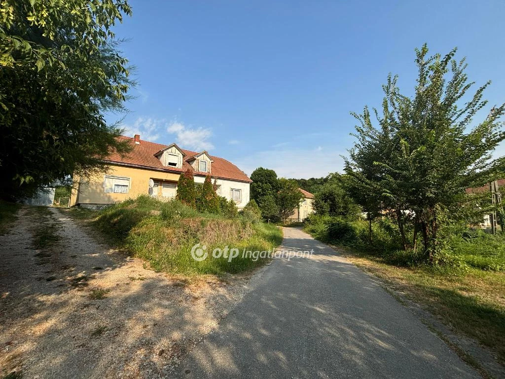 For sale semi-detached house, Harsány