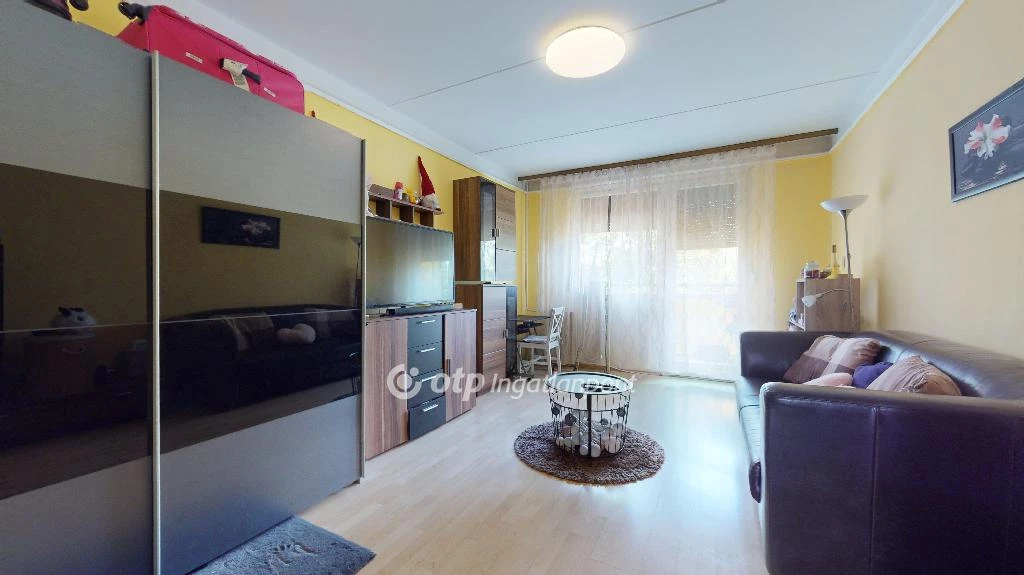 For sale panel flat, Miskolc